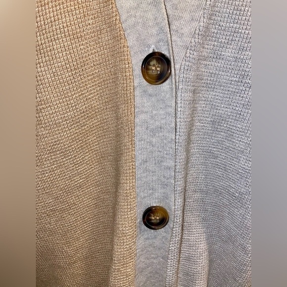 Women’s CYRUS colorblock gray beige brown waffled buttoned Cardigan size Medium - Picture 3 of 12